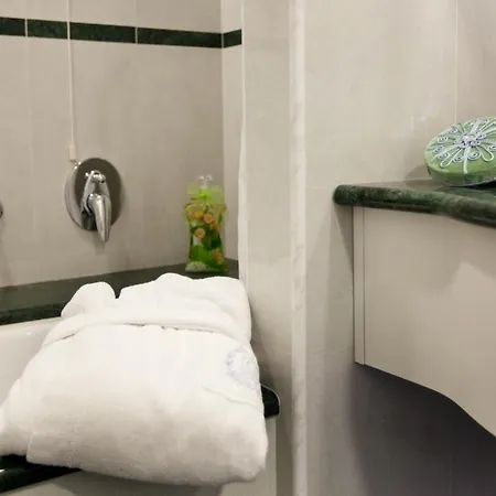 Hotell La & Idrokinesis 4*